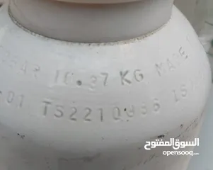  1 اسطوانة اكسجين عدد 2 راكب على وحدة منهم جهاز التحكم بالتنفس سعة 37 كم الاثنين ب 100 دينار