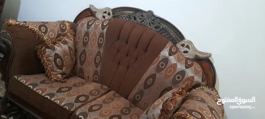  7 كنب+بوفيه لون بني مستعمل بحاله الجديد   للبيع بسعر 150