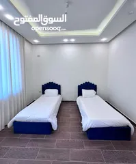  11 شاليه للايجار