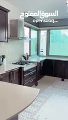  1 شقة العمر بين اديك ومفروشة كل اشي موجود ما في داعي تشتري اشي الصيف مكيفات الشتاء تدفئة مركزية