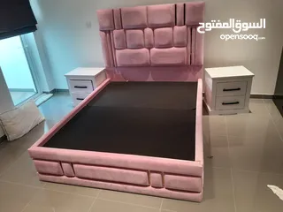  1 Queen size bed with memory foam luxury mattress