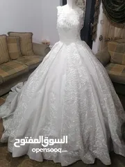  19 بدلات زفاف وخطبة وملون... فساتين زفاف وخطبة وملون وطرحات عروس وتوربان عروس