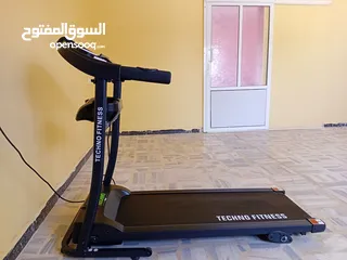  2 جهاز مشي كهربائي منزلي من نوع TECHNO FITNESS بحالة شبه جديدة-متعدد الوضائف مع شاشة رقمية وجهاز تدليك