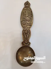  5 مجموعة ملعقة وشوكة من النحاس الثقيل على الطراز الشرق أوسطي.