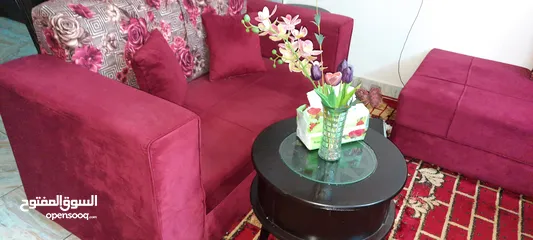  4 كنب كورنر صالون مخمل خمري وسجاده وطرابزتين وطاولة ويط وطاولة شاشه