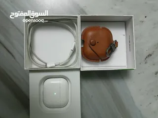  4 airpods 3 كوبي