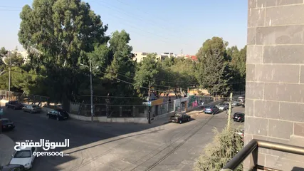  1 شقة مميزة للايجار في اجمل موقع بمنطقة الجندويل- مقابل حديقة الوحدة