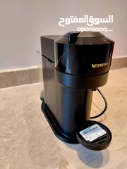  2 ماكينة تحضير القهوة نسبرسو باللون الأسود غير اللامع من فيرتو نكست سعر خاص!