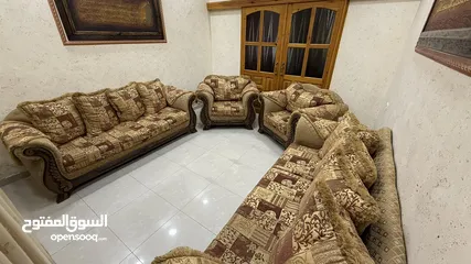  3 طقم كنبايات 8 مقاعد مستعمل بحالة جيدة جدا