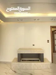  10 شقة طابق ثالث مع روف دوبلكس 215 متر وتراس 90 متر في ضاحية النخيل بسعر مميز جداا