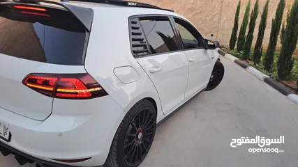  4 بسبب السفر المستعجل جولف 2015 جي تي اي  جدددديده بمعنى الكلمه فل فل اضافات بسعر ممتاز وتنازل مباشر