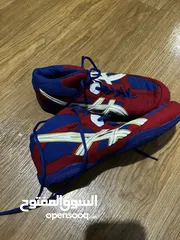  4 حذاء مصارعة asics جديد للبيع