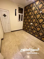  2 بيت مساحه 50 متر يتكون من صاله مطبخ خدمات ثلاثه نوم موقع السيديه سعره 850