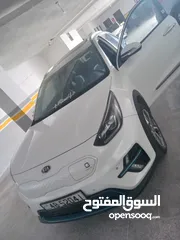  4 كيا نيرو للبيع