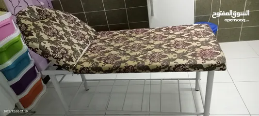  1 massage bed