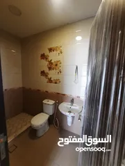  12 شقة طابق الارضي مع ترس منطقة فلل ومطلة  / ابو نصير بالقرب من مستشفى الرشيد