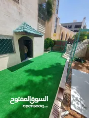  5 عشب صناعي وباركيه وسجاد وموكيت وكل ما يخص الحديقه من اطقم الراتان والباباثان والمضلات