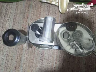  3 عجانة 7 لتر مع خلاط زجاج ومفرومة لحمة  استعمال بسيط جدا