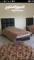  2 4 تخوت مع فرشات شبه جديد