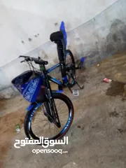  4 بيع بسكليت بحاله جيده جدااا اللون اسود وازرق واضح بالصوره غيارات شغاله وبرك شغال 100%
