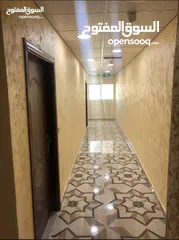  13 مكاتب حديثه وجديده  مع مصعد مطبخ  تصلح عيادات صحيه او مختبرات او شركات او محاميين او غيره من الاعمال
