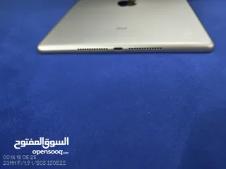  8 ايباد جيل خامس 2017, ذاكرة 128، رام 2 غيغا، بطارية مسبتها 94٪ د، مستعمل بحالة الوكالة خالي من تلشخوط