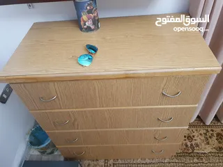  1 خزانه او دولاب 4 دروج للبيع ماليزي