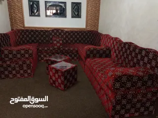  3 أثاث غرفة جلوس طقم كنب حرف  U  اثاث مستعمل بجودة جديدة