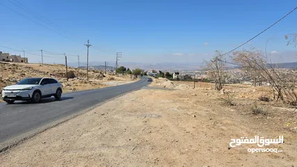  23 1 دونم على طريق اربد جرش القديم مباشره بعد مبنى المحافظه على اليسار