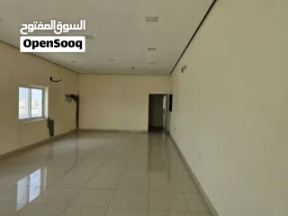  18 مكتب للايحار في سلماباد الجديدة  قرب المدينة للزجاج