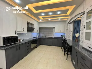  6 شقه مميزه للبيع