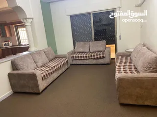  11 شقة مفروشة للايجار