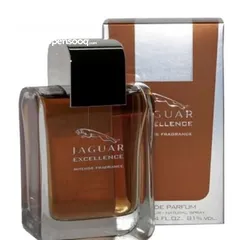  4 عطر فاخر بحجم 10 مل في زجاجة كريستالية أنيقة بغطاء أحمر صغير – لمسة من التميز والرقي في كل رشة
