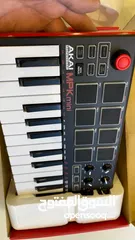  1 ميني اكاي لمؤلفين الموسيقى والهاوين والبيع مستعجل بداعي السفر  Akai mpk mini professional