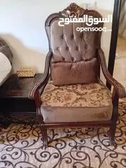  9 طقم كنب خشب زان مصري 9 مقاعد تفصيل بحاله ممتازه للبيع  + طقم طاولات عدد 3 +سجاده 5×5  + برادي عدد 2