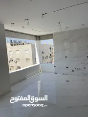  6 شقق فندقيه للبيع الحي الشرقي مساحة 135 متر شقتين في الطابق فقط البناية 8 شقق قرب دوار الشهداء