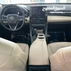  4 Toyota Avalon XLE 3.5L 2019