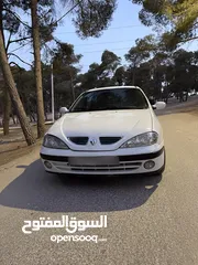  5 رينو ميجان موديل 2000 للبيع