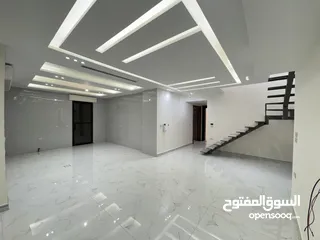  21 شقة مع روف دوبليكس باطلالة مميزة مساحة 200م وروف 120م مع 50 م ترس بخلدا (مشروع 118)
