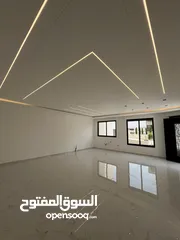  17 ارضية مع ترس في ضاحية النخيل تشطيب ملوكي و منطقة فلل