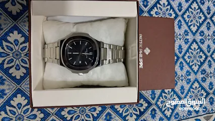  2 brand new watch, not used at lote