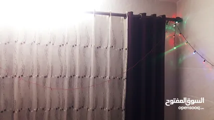  2 بردايه لون خمري قماش ثقيل كامله مع الجسر ولا غلطه بحاله ممتازه عدد واحد فقط