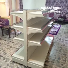  3 رفوف وسط سوبرماركات
