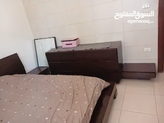  2 غرفة نوم أمريكي مع الفرشة ماركة ريم طبيه بدون خزانة مميزة انيقة مرتبة بحالة ممتازة تقريبا وكالة