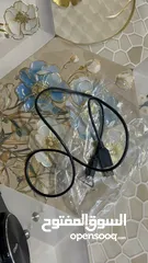  8 سماعه ويرلس كاتم للضوضاء  شبه جديده cowin