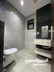  4 شقه فارغه لم تسكن للبيع  ـ  طريق المطار ـ النخيل