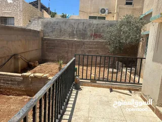 8 بيت للايجار