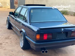 20 BMW_e30_1990