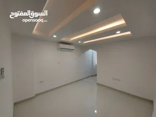  7 شقه راقيه للبيع في العامرات الاولى flat for sale in almarat