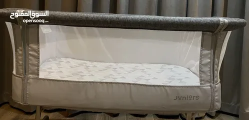  4 سرير اطفال من جونيور baby crib